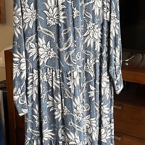 Button up drop waist dress, paisley like print - Picture 3 of 10